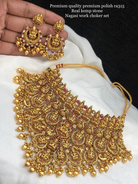 vanki Jewellery Nagasi Work Gold Plated Necklace Set